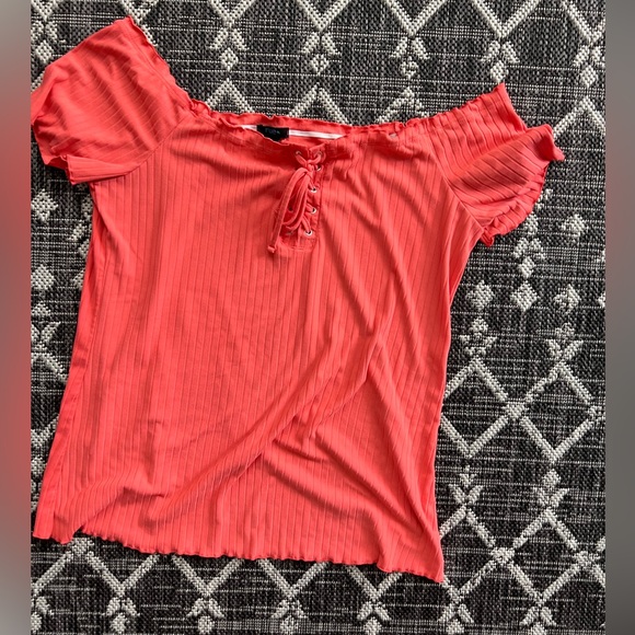 Off shoulder top - Picture 3 of 6